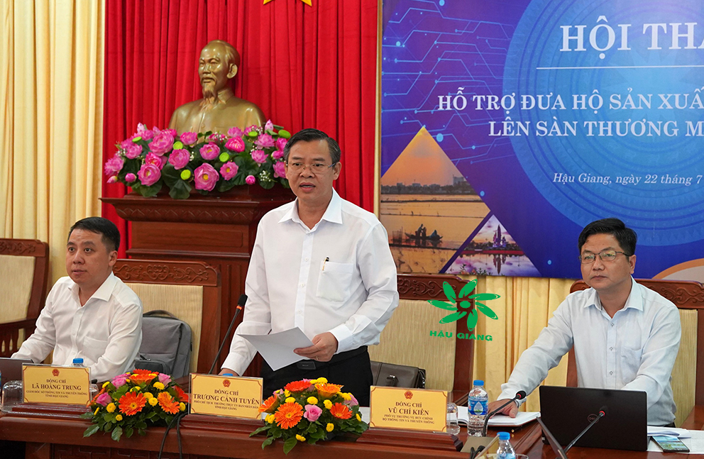 Phó Chủ tịch Thường trực UBND tỉnh Trương Cảnh Tuyên phát biểu tại hội thảo