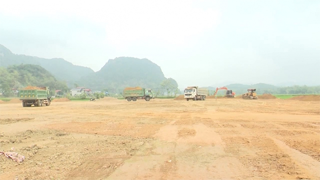 Cụm công nghiệp Tân Dương, huyện Định Hoá đang tiến hành san lấp mặt bằng. Ảnh: Đức Triển