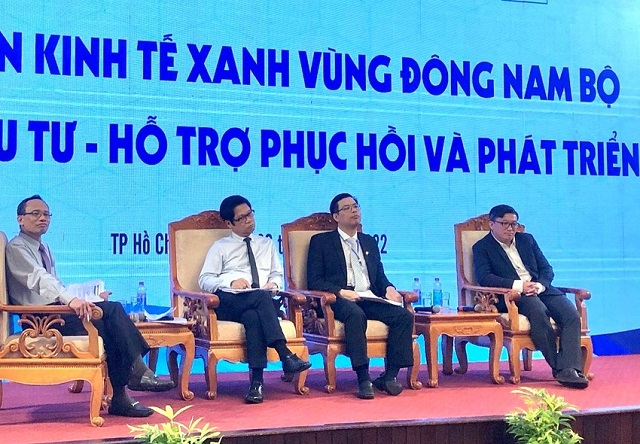 Các chuyên gia thảo luận về phát triển kinh tế vùng Đông Nam bộ