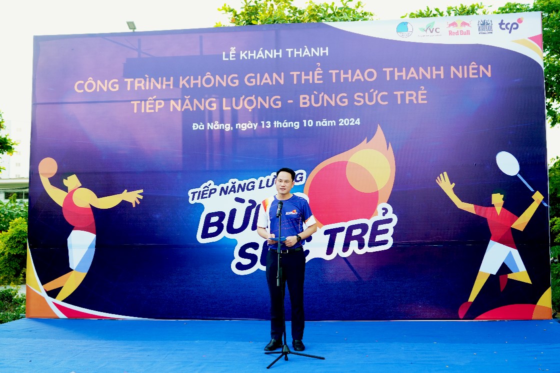 Anh Nguyễn Kim Quy, Uỷ viên Ban thường vụ Trung ương Đoàn, Phó Chủ tịch Thường trực Trung ương Hội LHTN Việt Nam phát biểu tại buổi lễ