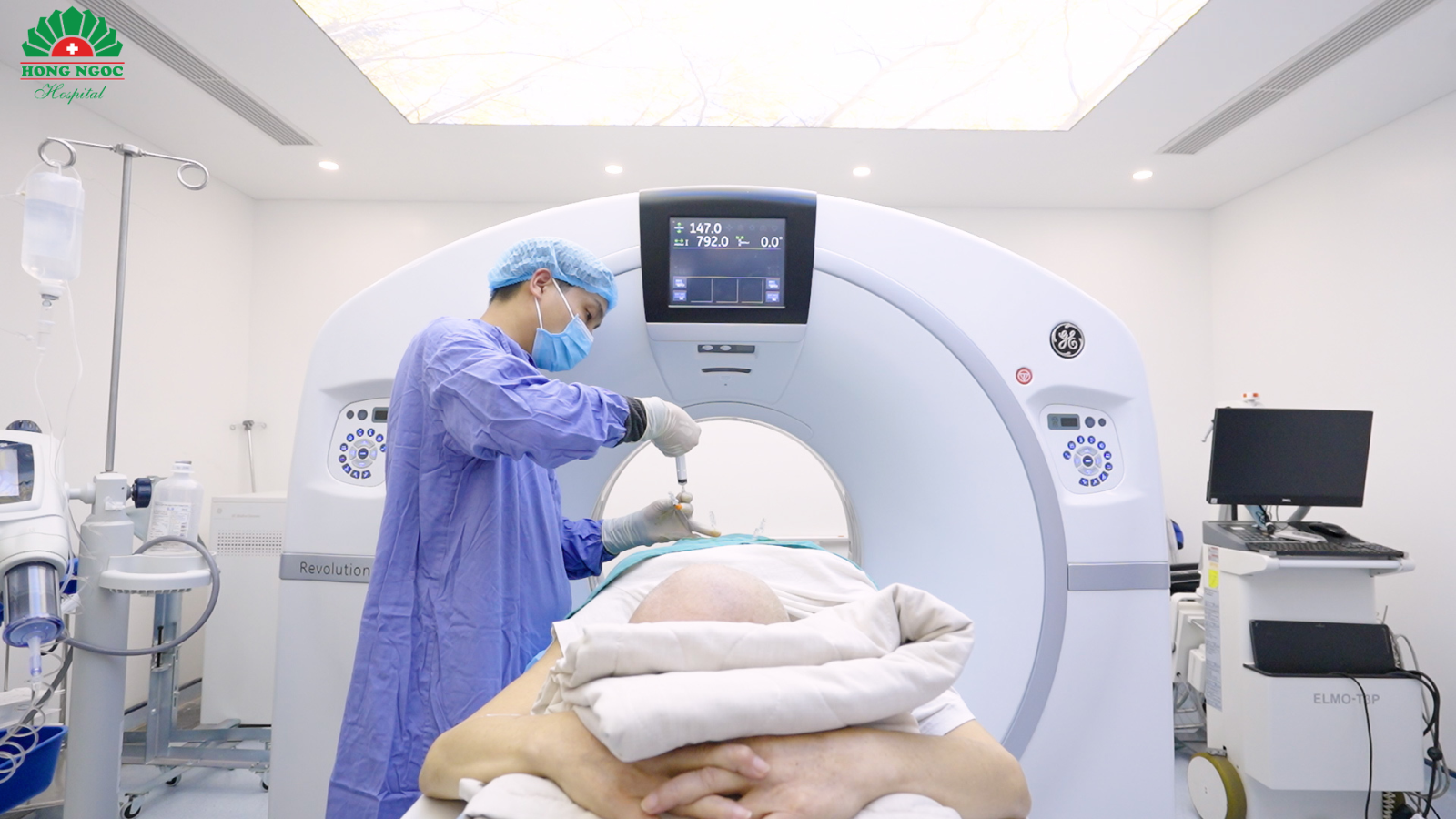 Ưu điểm của giảm đau bằng điện quang can thiệp là không phẫu thuật, không chảy máu, không gây mê và tác dụng nhanh