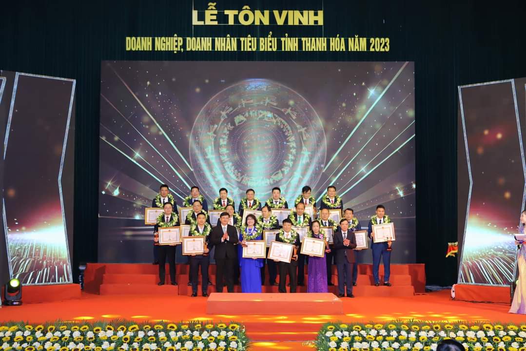 50 DN được UBND tỉnh Thanh Hoá tặng chứng nhận “Doanh nghiệp tiêu biểu xứ Thanh” năm 2023