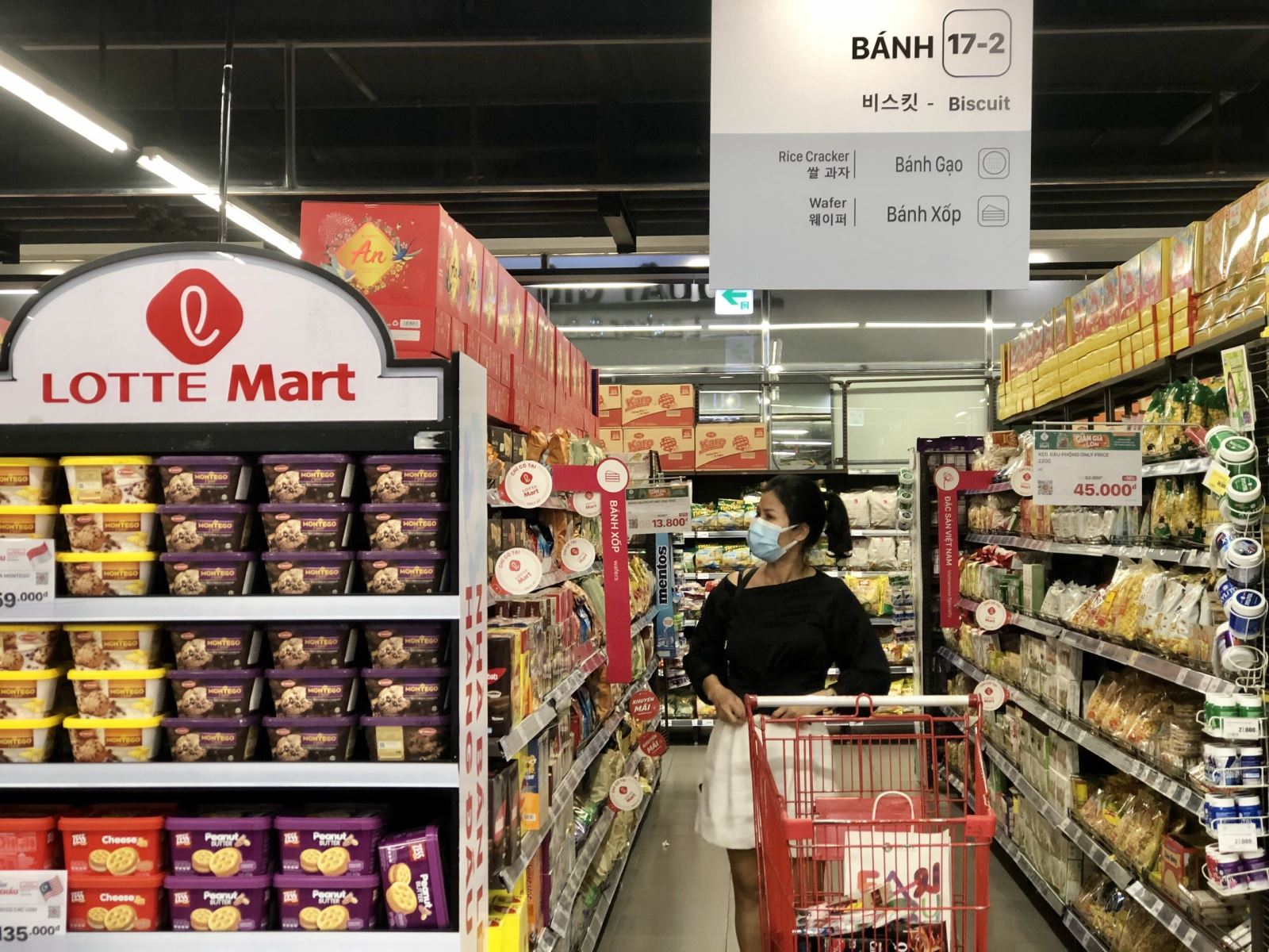 Tổng mức bán lẻ hàng hóa dần bắt kịp tốc độ tăng trước khi xảy ra đại dịch. Ảnh: TC