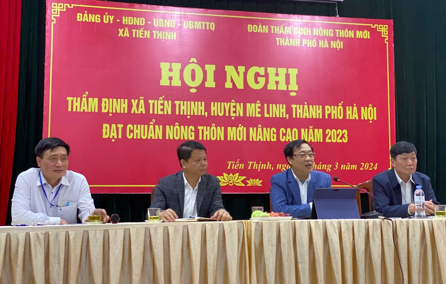 Đoàn thẩm định thống nhất trình UBND Thành phố công nhận xã Tiến Thịnh đạt chuẩn nông thôn mới nâng cao.