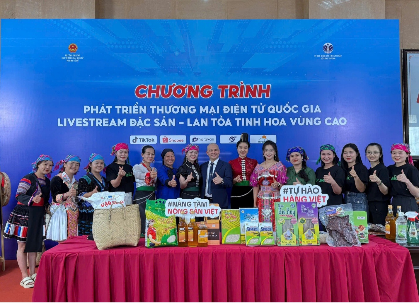 ự kiện “Sản phẩm miền Trung vươn xa cùng thương mại điện tử” diễn ra ngày 26/6/2025 tại thành phố Nha Trang