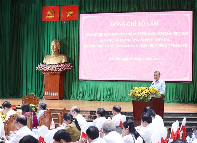 Tổng Bí thư đề nghị, quy hoạch tổng thể phát triển tỉnh mới cần được rà soát, tích hợp lại trên cơ sở phát huy lợi thế từng địa phương cũ nhưng hướng đến cấu trúc vùng chung