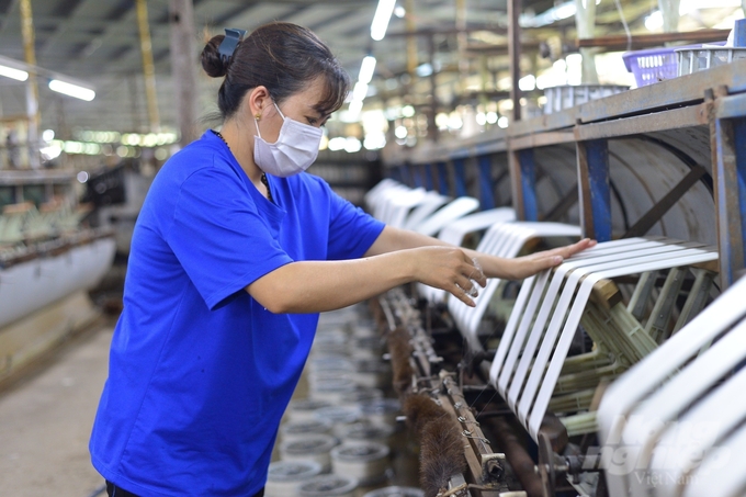 Hiện đại hóa sản xuất tơ tằm, nâng cao năng suất và chất lượng sản phẩm (nguồn: sưu tầm)