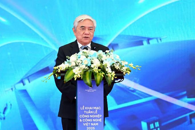 Ông Nguyễn Quân - Chủ tịch Hội Tự động hoá Việt Nam phát biểu