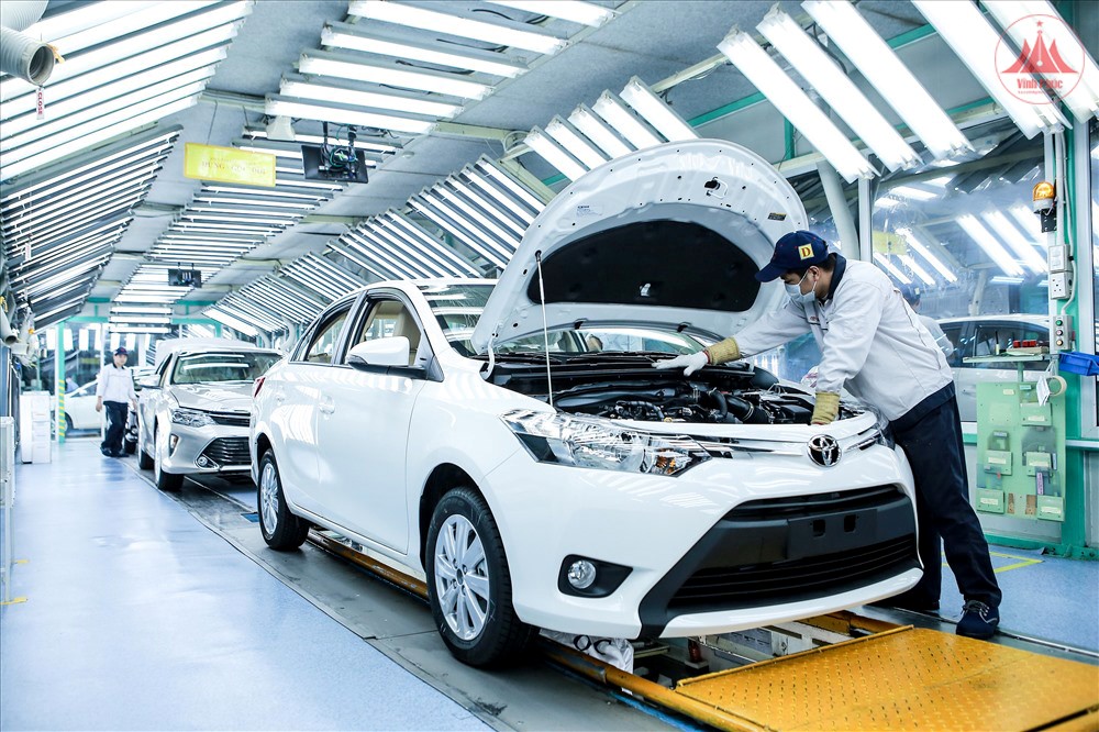 Dây chuyền sản xuất hiện đại tại Công ty ô tô Toyota Việt Nam.