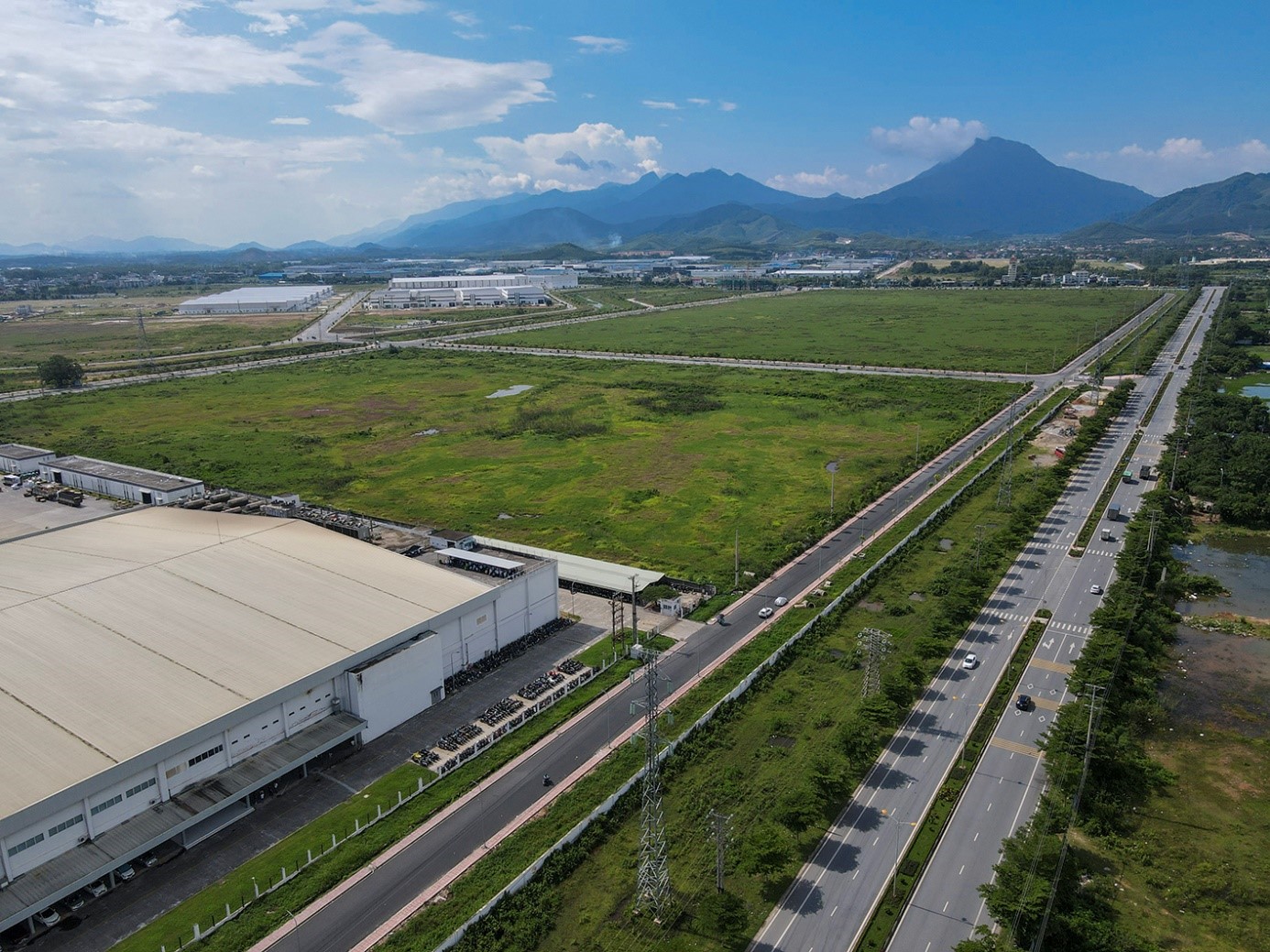 KCN Bá Thiện, huyện Bình Xuyên có tổng diện tích 325,75 ha, riêng diện tích đất công nghiệp là 216,42 ha.