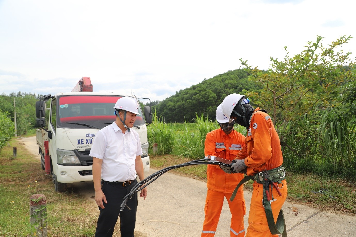 Đội QLĐLKV Hương Sơn chú trọng các giải pháp đảm bảo cấp điện cho các KCN trên địa bàn