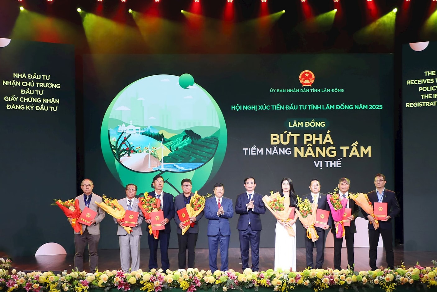 tỉnh Lâm Đồng đã trao quyết định chủ trương đầu tư và giấy chứng nhận đăng ký đầu tư cho 9 dự án với tổng vốn hơn 35.000 tỷ đồng (hơn 1,3 tỷ USD)