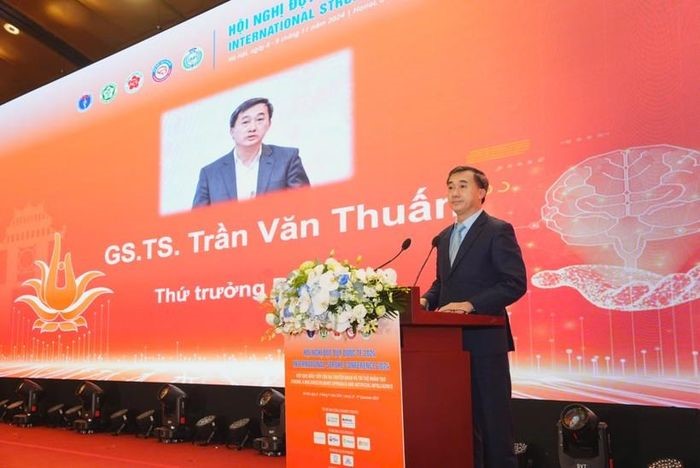 GS.TS Trần Văn Thuấn - Thứ trưởng Bộ Y tế chia sẻ tại Hội nghị đột quỵ quốc tế năm 2024