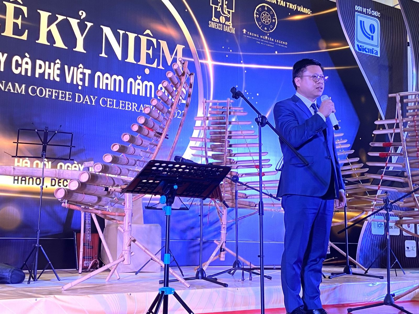 Ông Nguyễn Quốc Toản - Cục trưởng Cục Chế biến và Phát triển thị trường nông sản, Bộ Nông nghiệp & Phát triển Nông thôn chúc mừng những thành quả ngành cà phê đã đạt được và kỳ vọng nhiều hơn nữa vào sự bứt phá của ngành trong thời gian tới. Đồng thời, ông Toản cũng khẳng định vai trò đồng hành của Bộ Nông nghiệp và Phát triển nông thôn trong định hướng phát triển ngành cà phê bền vững.