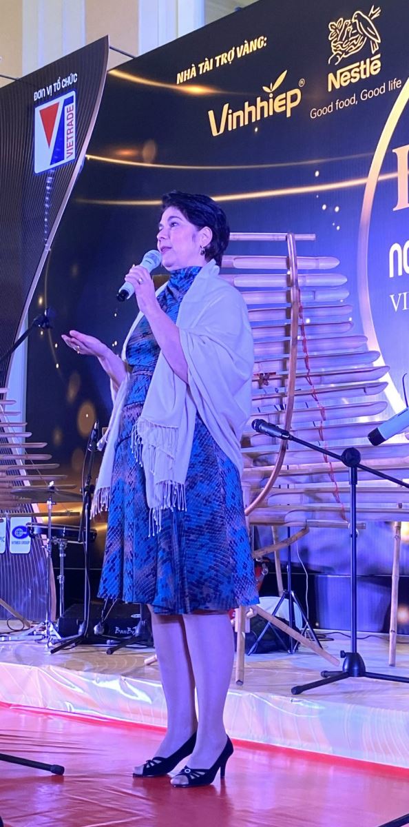 Bà Vanusia Giám đốc điều hành Tổ chức Cà phê Quốc tế bày tỏ vui mừng và sự ngưỡng mộ trước sự phát triển vượt bậc của ngành cà phê – ca cao Việt Nam.