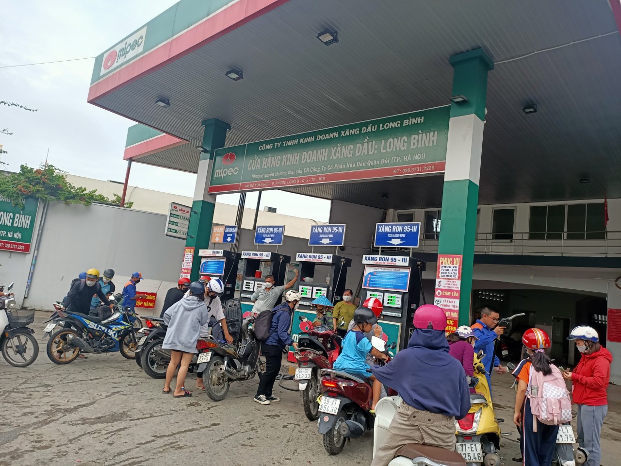 Một cửa hàng xăng dầu trên địa bàn TP. HCM