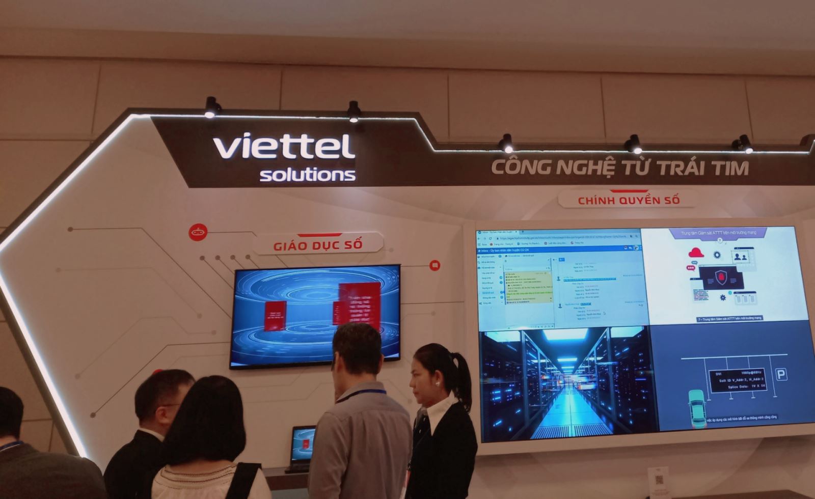 Gian hàng của Viettel Solution tại Triển lãm. 