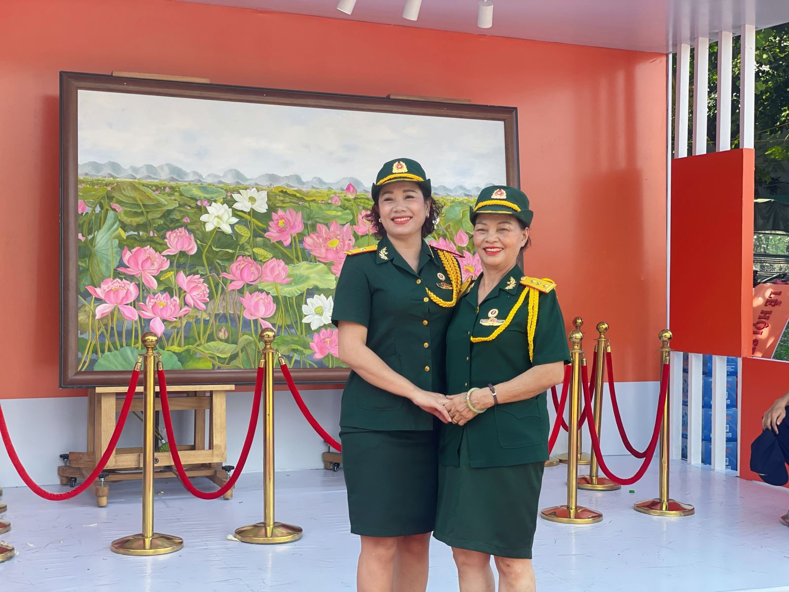  Bức tranh Sen Liên Hoa Tịnh Cảnh cùng tô điểm cho vẻ đẹp của lễ hội