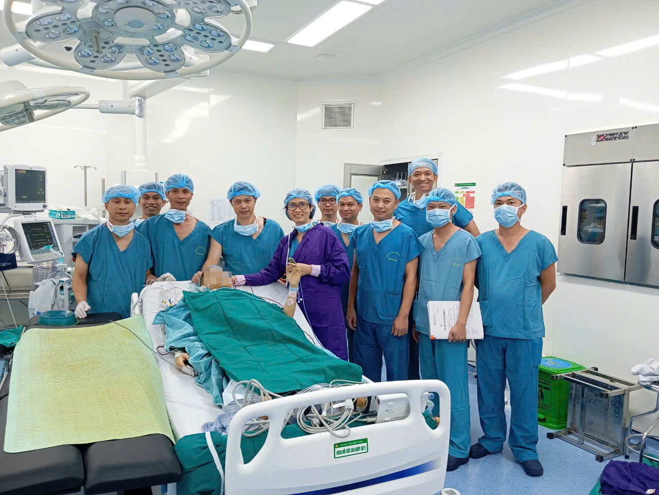  Ngày 04/07/2024, lần đầu tiên Bệnh viện TWQĐ 108 đã chuyển giao kỹ thuật ghép gan cho Bệnh viện Quân y 103 từ người cho sống.