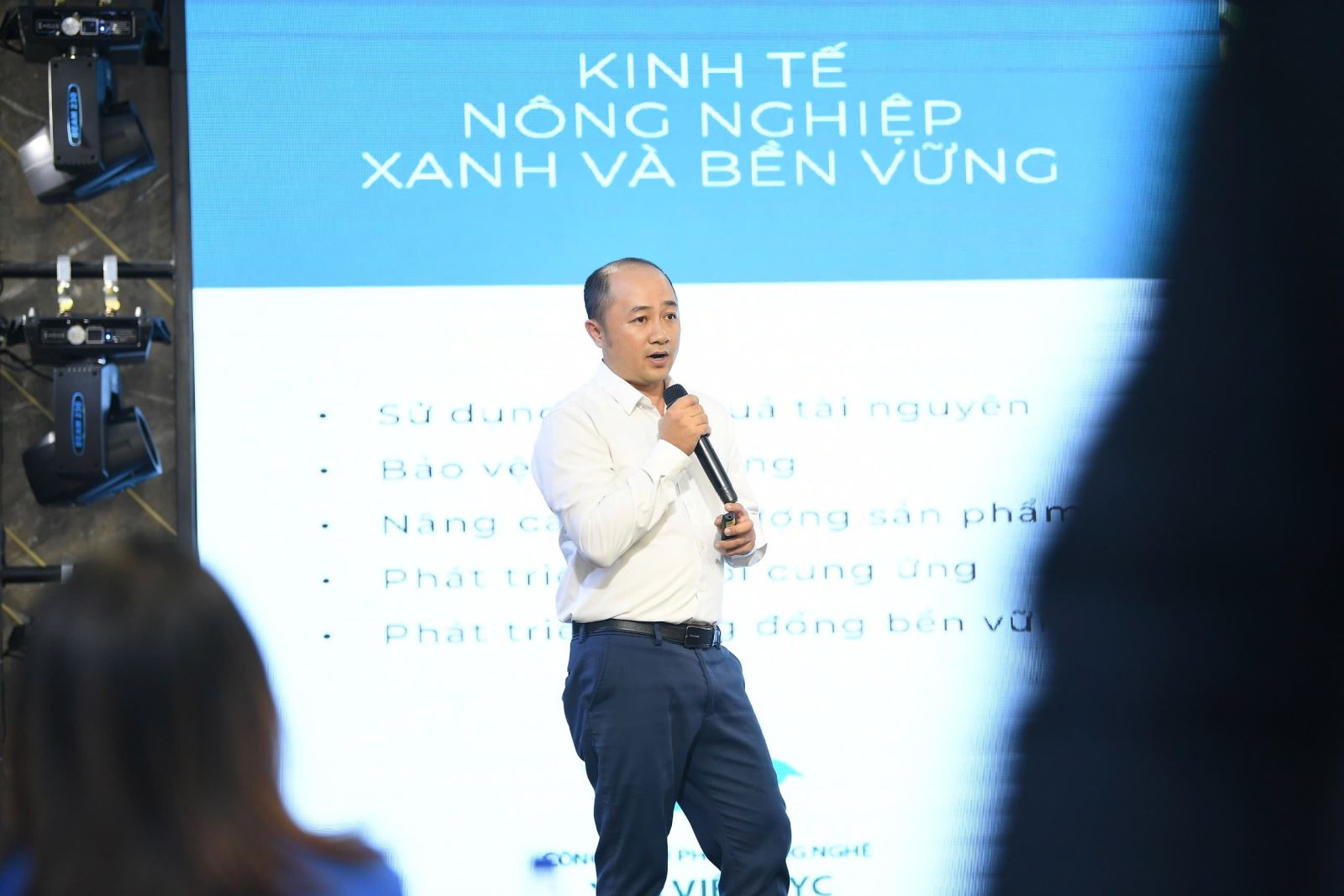 Thạc sĩ Nguyễn Quốc Cường chia sẻ thông tin tại diễn đàn