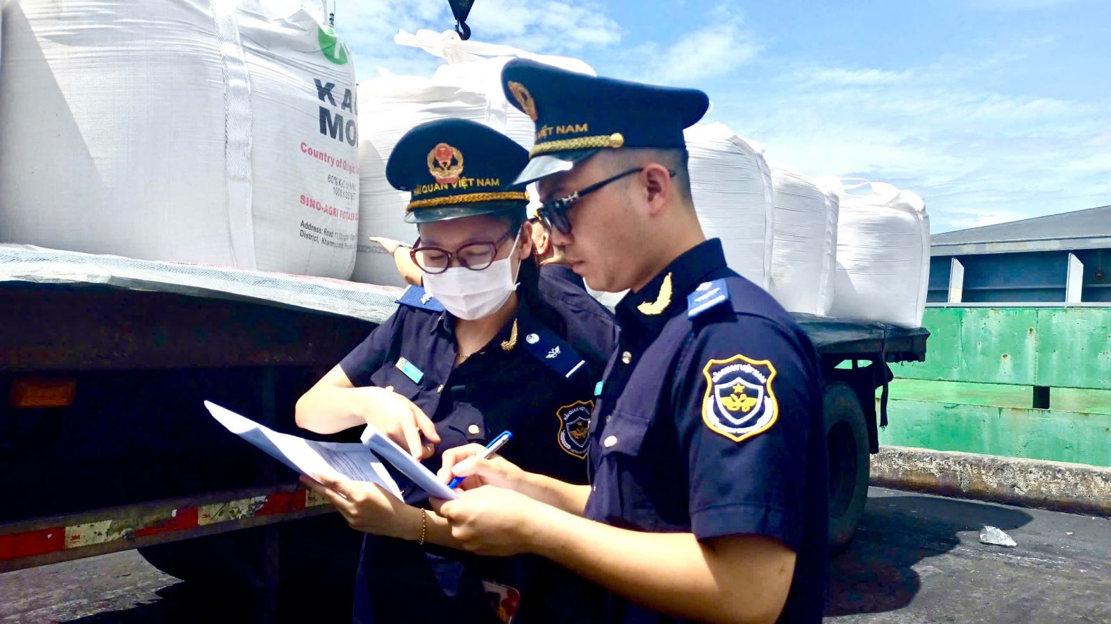 Hải quan cửa khẩu Hòn La, chủ động, linh hoạt trong thực hiện nhiệm vụ.