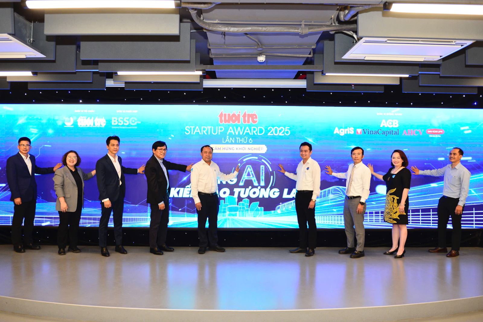 Nghi thức khởi động Tuổi trẻ Startup Award 2025.