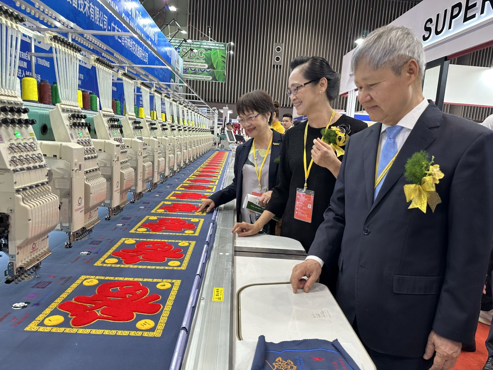 Quang cảnh buổi triển lãm