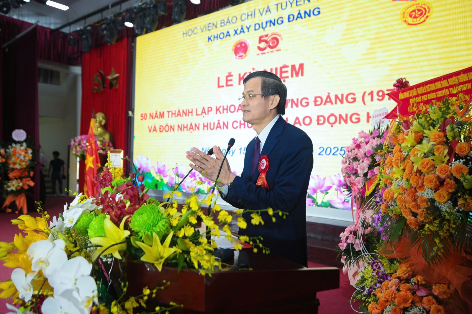 PGS, TS Đoàn Minh Huấn - Ủy viên Trung ương Đảng, Phó Bí thư Thường trực Đảng ủy, Phó Giám đốc Thường trực Học viện Chính trị quốc gia Hồ Chí Minh