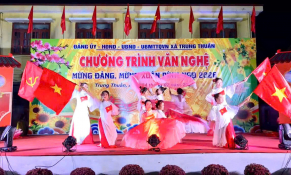 Văn nghệ quần chúng khơi dậy sức sống văn hóa cơ sở ở Trung Thuần