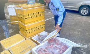 Đắk Lắk: Phát hiện xe tải chở gần 1 tấn thực phẩm không rõ nguồn gốc