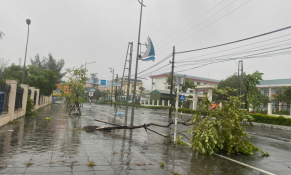 Bão số 3 áp sát gây mưa lớn, gió giật mạnh, nhiều cây cối gãy đổ tại Cô Tô - Quảng Ninh