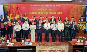 TP. Hải Phòng trao giấy chứng nhận đăng ký đầu tư cho 12 dự án cấp mới và mở rộng với tổng vốn 1,8 tỷ USD