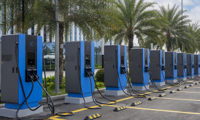 Việt Nam đang đi đầu về phủ hạ tầng trạm sạc cho xe điện
