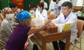 Dược phẩm Tâm Bình cùng sinh viên tình nguyện mang “Mùa hè xanh” về vùng cao xứ Thanh