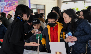 Hơn 4.000 người tham gia hội chợ khoa học phi lợi nhuận