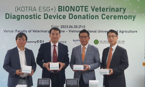 KOTRA trao tặng máy xét nghiệm động vật cho Học Viện Nông nghiệp Việt Nam 