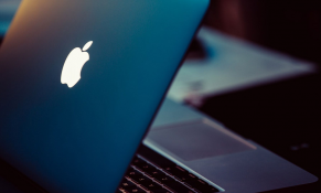 Logo phát sáng của Apple sẽ được “hồi sinh” trên các dòng MacBook mới