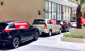 Cư dân chung cư The EverRich Infinity căng băng rôn phản đối Công ty Phát Đạt