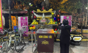 Đại dịch bùng phát giữa lễ tết, nhiều chùa nhận công đức bằng ví điện tử