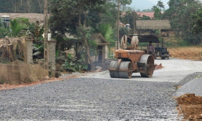 Quảng Ngãi hỗ trợ 100% xi măng cho xây dựng đường giao thông nông thôn