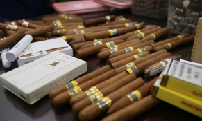 Cục Hàng không Việt Nam tăng cường công tác đấu tranh chống buôn lậu thuốc lá xì gà