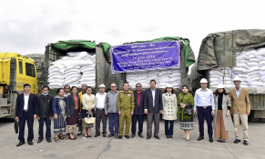 Việt Nam hỗ trợ 1.000 tấn gạo giúp Lào khắc phục hậu quả thiên tai