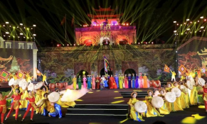 Xây dựng sản phẩm du lịch Áo dài, thúc đẩy ngành công nghiệp không khói Thủ đô phát triển 