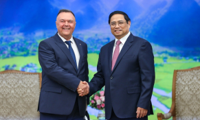 Đưa Việt Nam trở thành một trung tâm lớn hơn về logistics