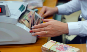Lãi suất tiết kiệm lập đáy mới, dòng tiền nhàn rỗi vẫn chọn ngân hàng