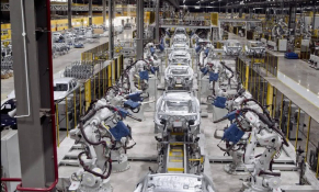 Chính phủ yêu cầu Bộ Tài chính khẩn trương trình Nghị định giảm 50% lệ phí trước bạ với ô tô sản xuất, lắp ráp trong nước