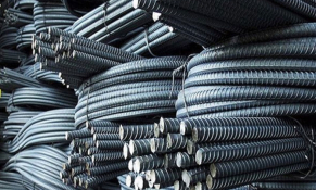 Ngành xây dựng vẫn chịu nhiều áp lực trong khi giá thép giảm liên tục