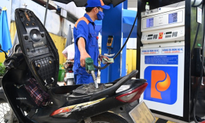 Giá xăng dầu giảm 5 lần liên tiếp, xăng E5 RON 92 xuống dưới 24.000 đồng/lít