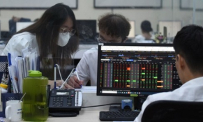 Loạt doanh nghiệp, công ty chứng khoán bị xử phạt vào thời điểm cận Tết