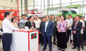 Agribank trình diễn 6 dịch vụ vượt trội tại sự kiện Chuyển đổi số ngành Ngân hàng năm 2024